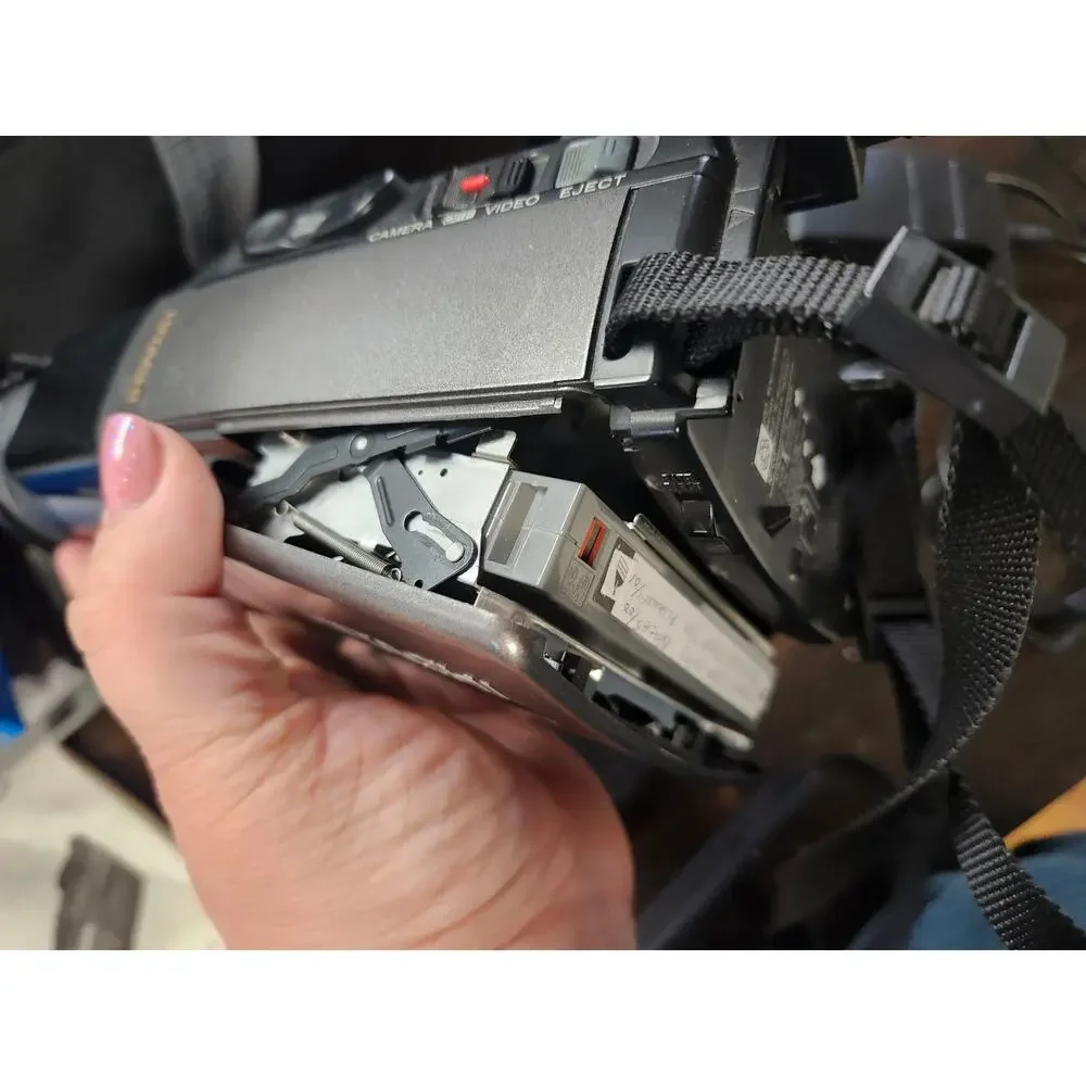 Hitachi VM-E58A 8mm Video Camcorder Camera Recorder Bundle Pack For Parts